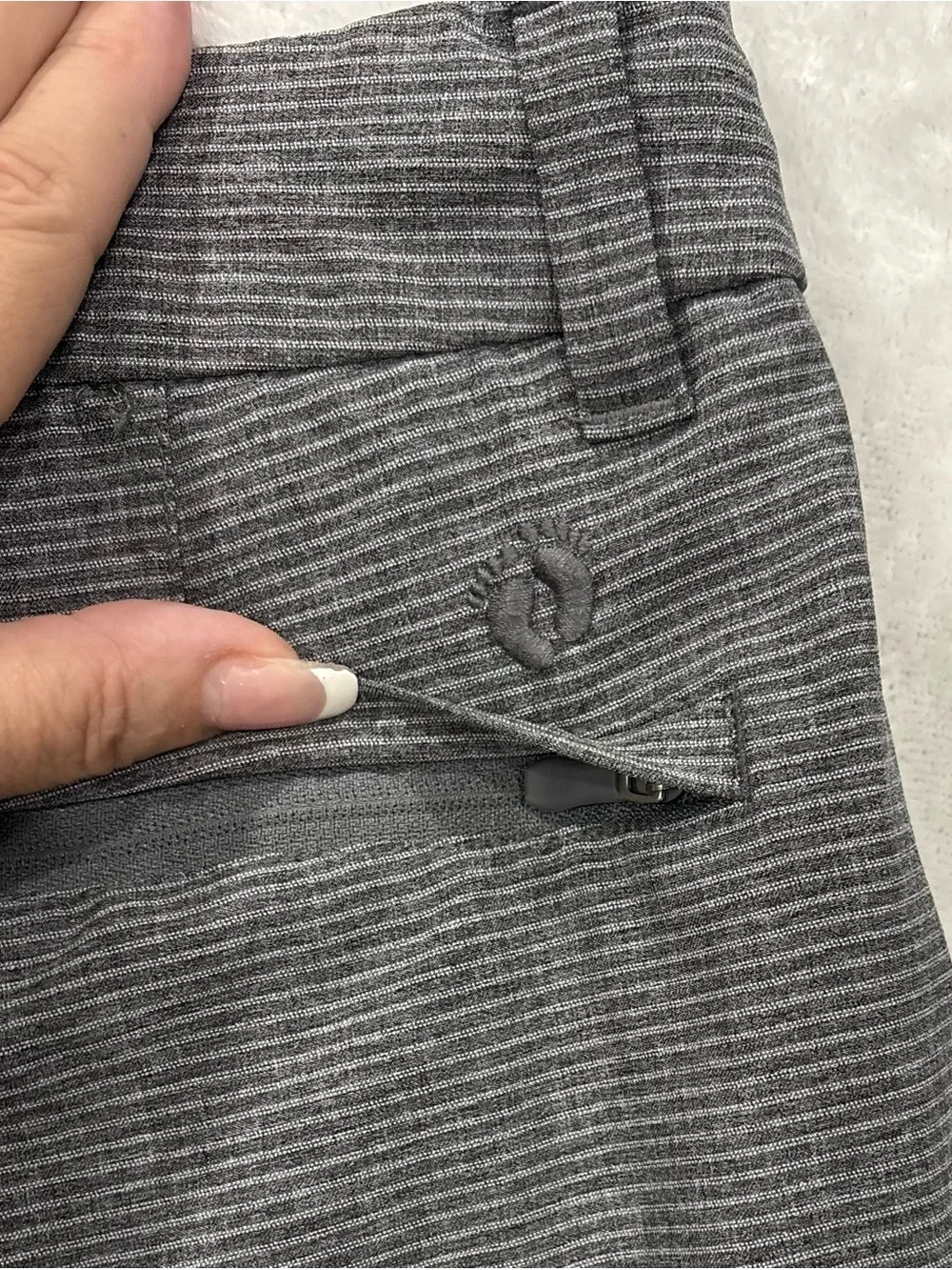 Hang Ten Hybrid Gray Striped 5-Pocket Shorts Men's Size 32